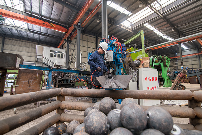 调兵山网架配件-螺栓球加工车间